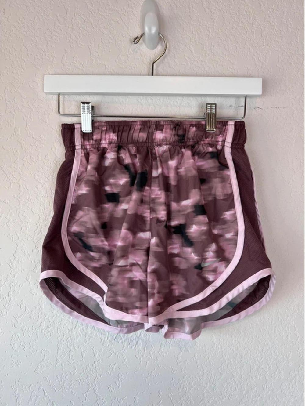 Nike tempo dri fit shorts Pink Print Womens XS